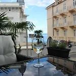 Superior Seaview *