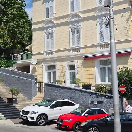 Superior Seaview Apartman *