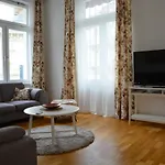 Superior Seaview Apartment