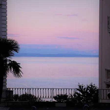 Superior Seaview *