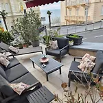 Superior Seaview Apartment *